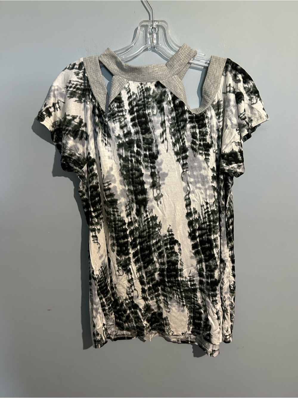 💐 10 for $50 Tie-Dye Cutout Shoulder Tee - Black & White